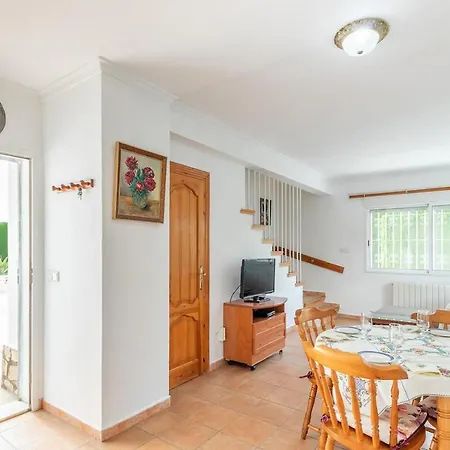 Vakantiehuis 90m2, Airco 2, Pool 5x10, Sandy 200m, Wifi, Carport For 2 Cars.