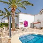 Hébergement de vacances Spacious Family With Airco, Private 5x10m Pool, Sandy 300m, Free Wifi *