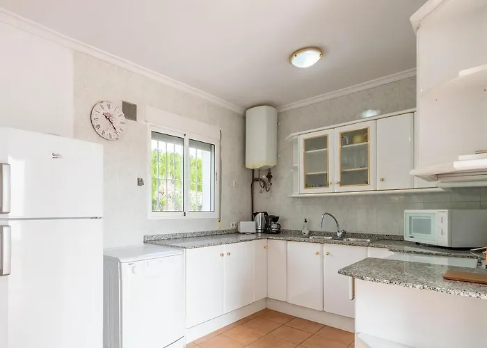 בית נופש Spacious Family With Airco, Private 5x10m Pool, Sandy 300m, Free Wifi *